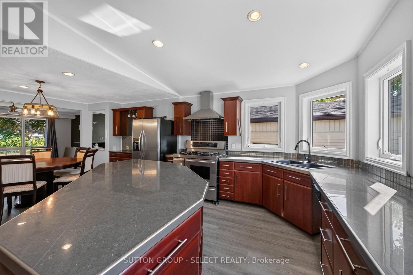 1470 PERTH AVENUE - 12