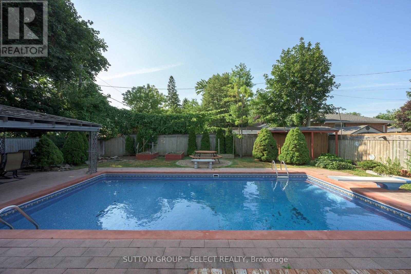 1470 PERTH AVENUE - 38