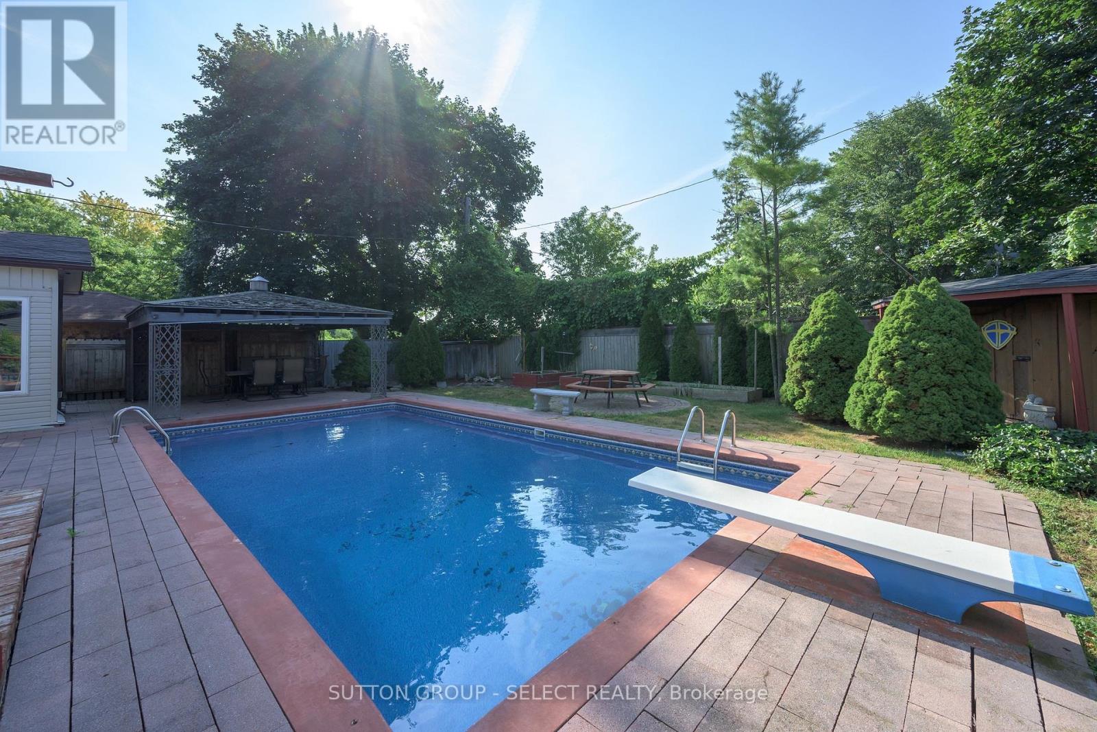 1470 PERTH AVENUE - 4