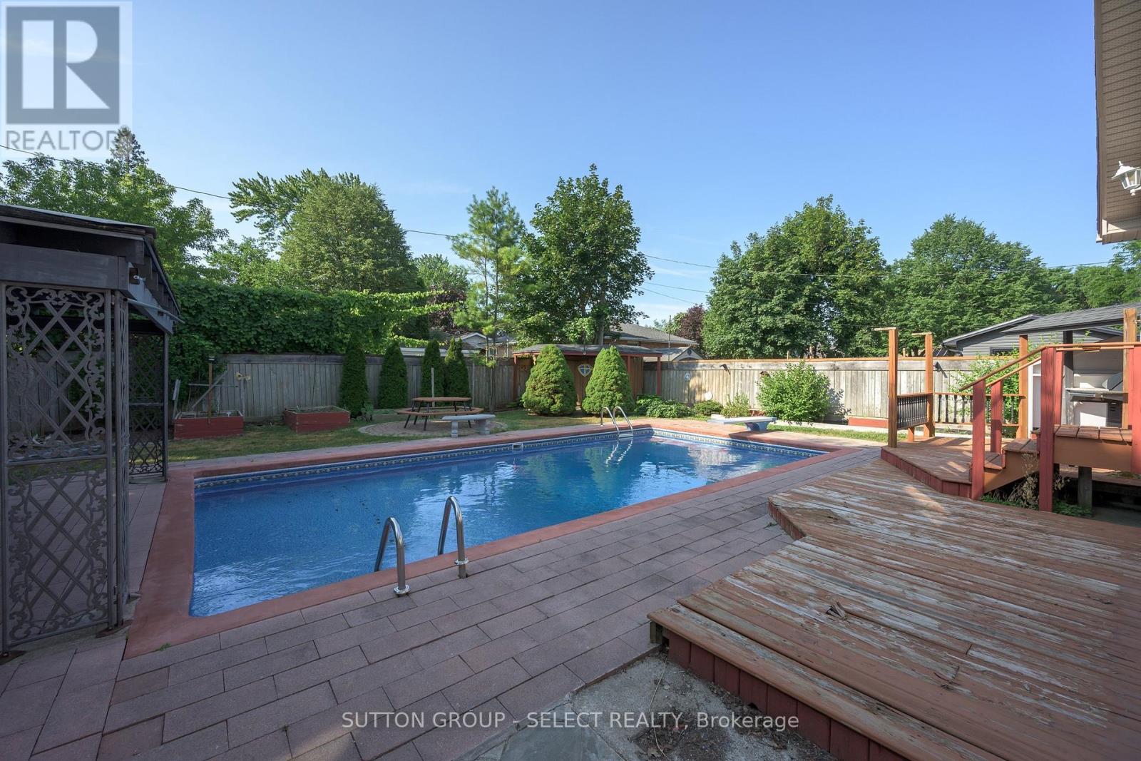 1470 PERTH AVENUE - 6