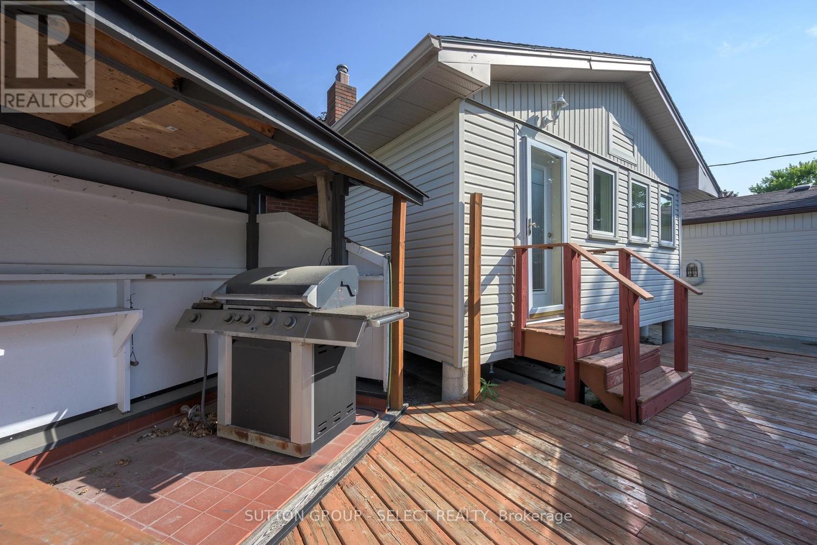 1470 PERTH AVENUE - 7