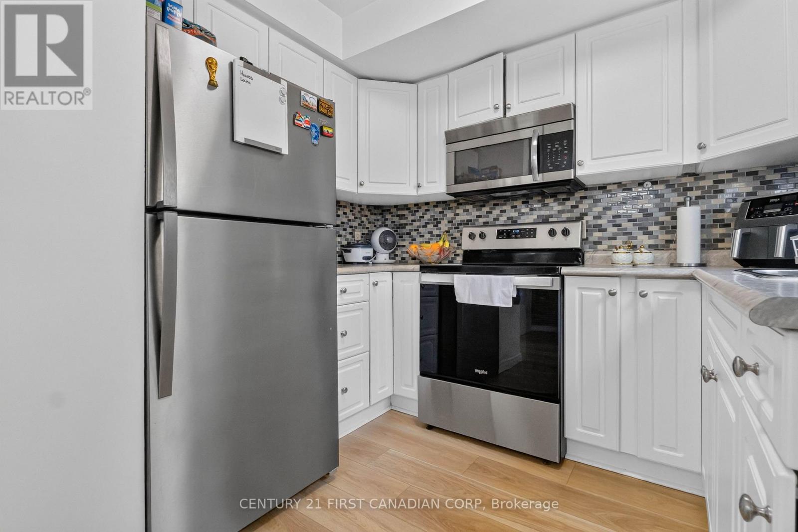 #12 1430 JALNA BOULEVARD - Image 11