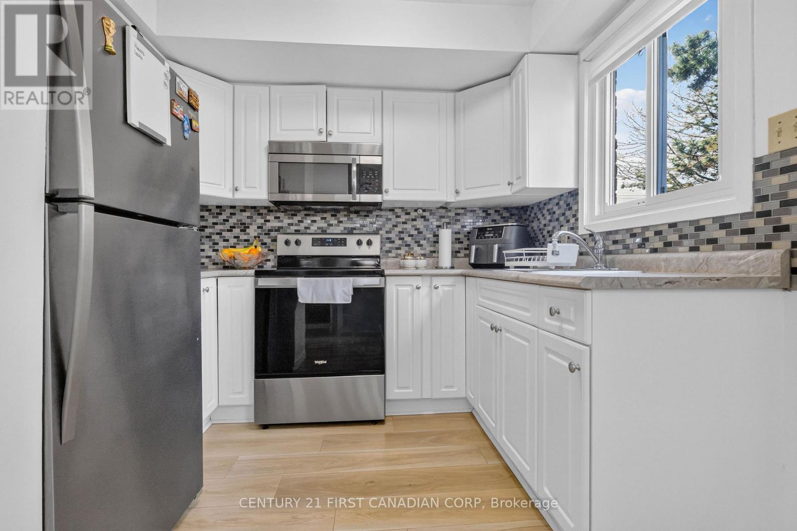 #12 1430 JALNA BOULEVARD - Image 12