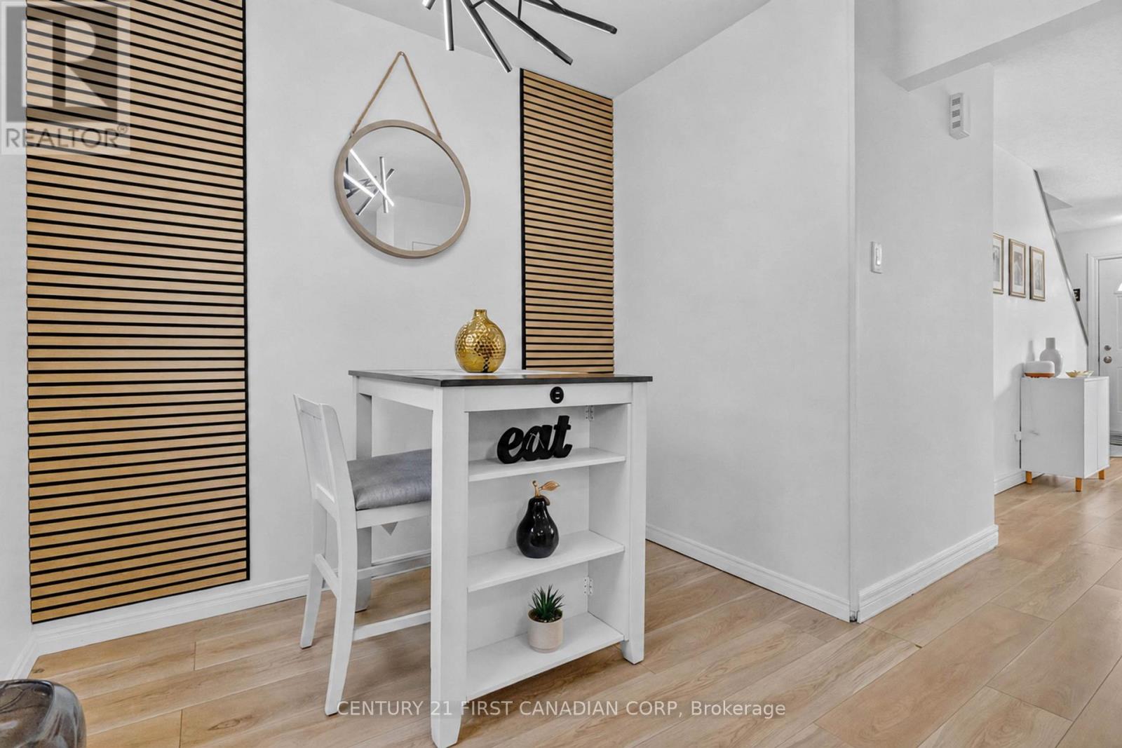 #12 1430 JALNA BOULEVARD - 14