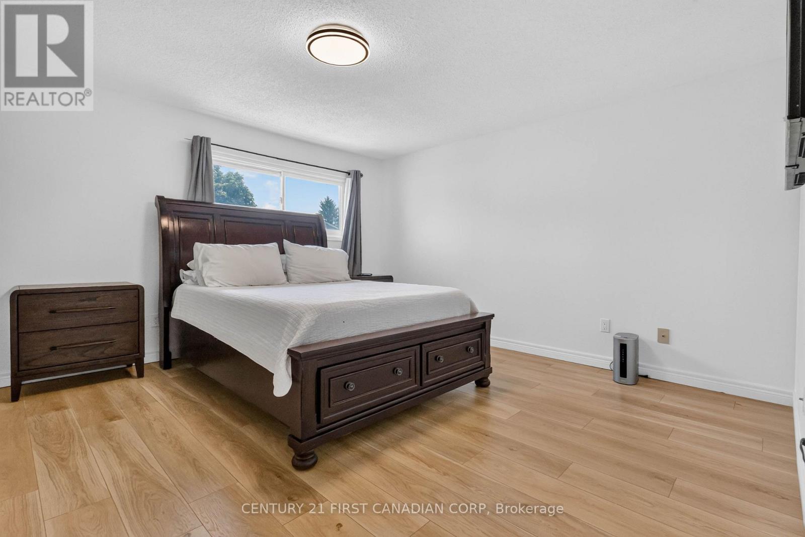 #12 1430 JALNA BOULEVARD - 17