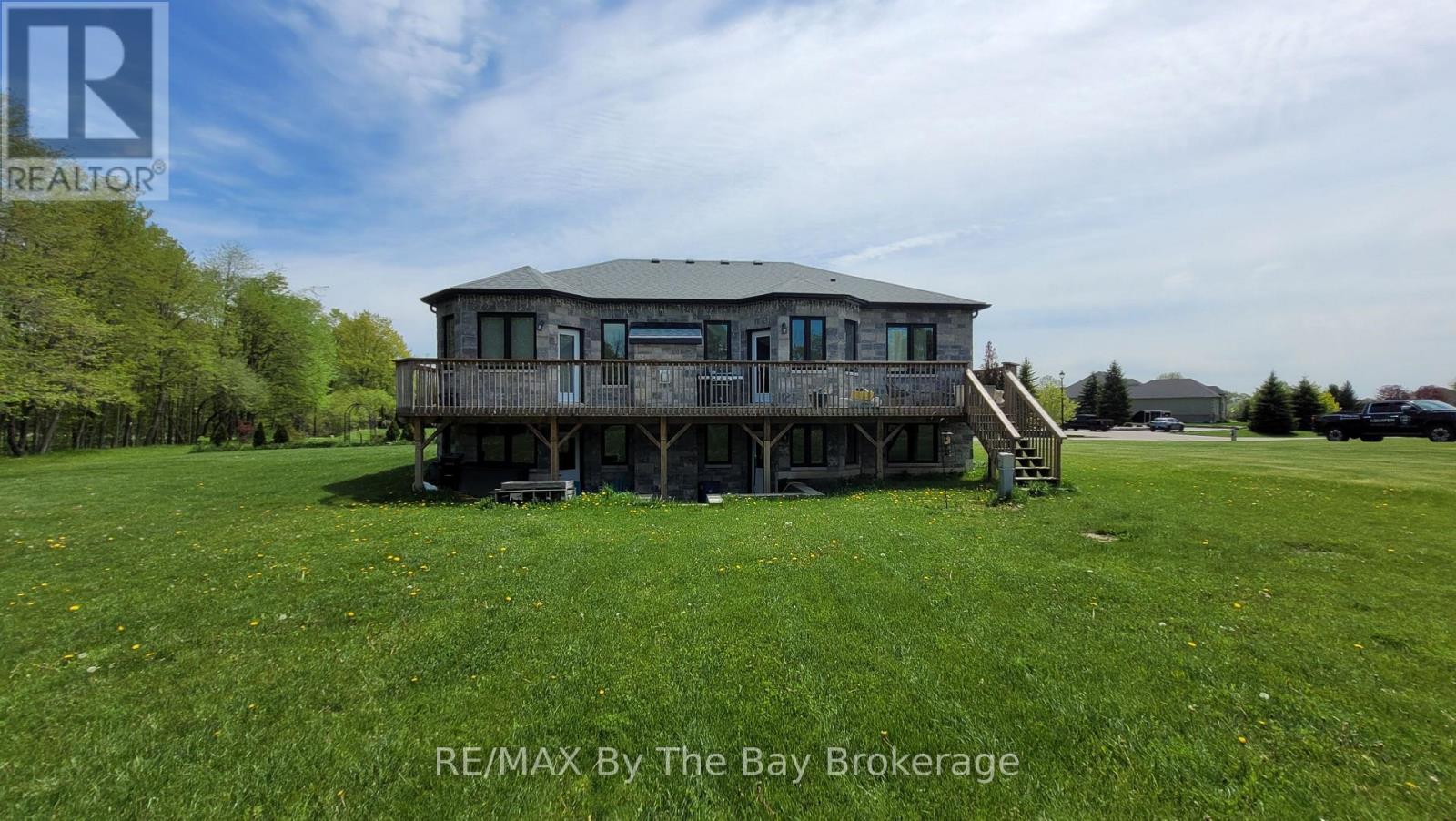 16 WALNUT DRIVE - 1