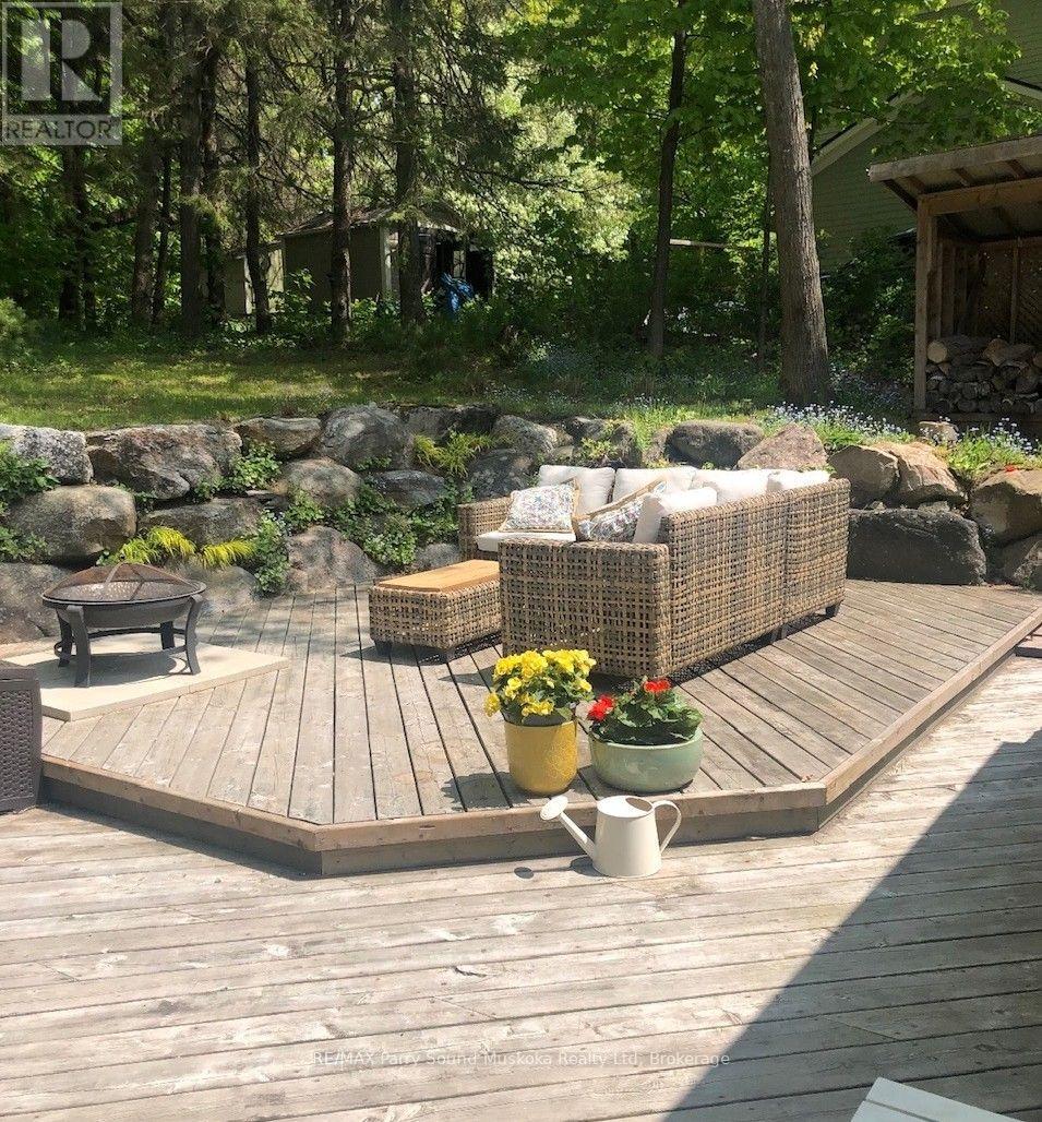 29 WAUBEEK STREET - Image 37