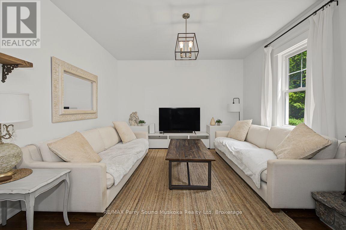 29 WAUBEEK STREET - Image 6
