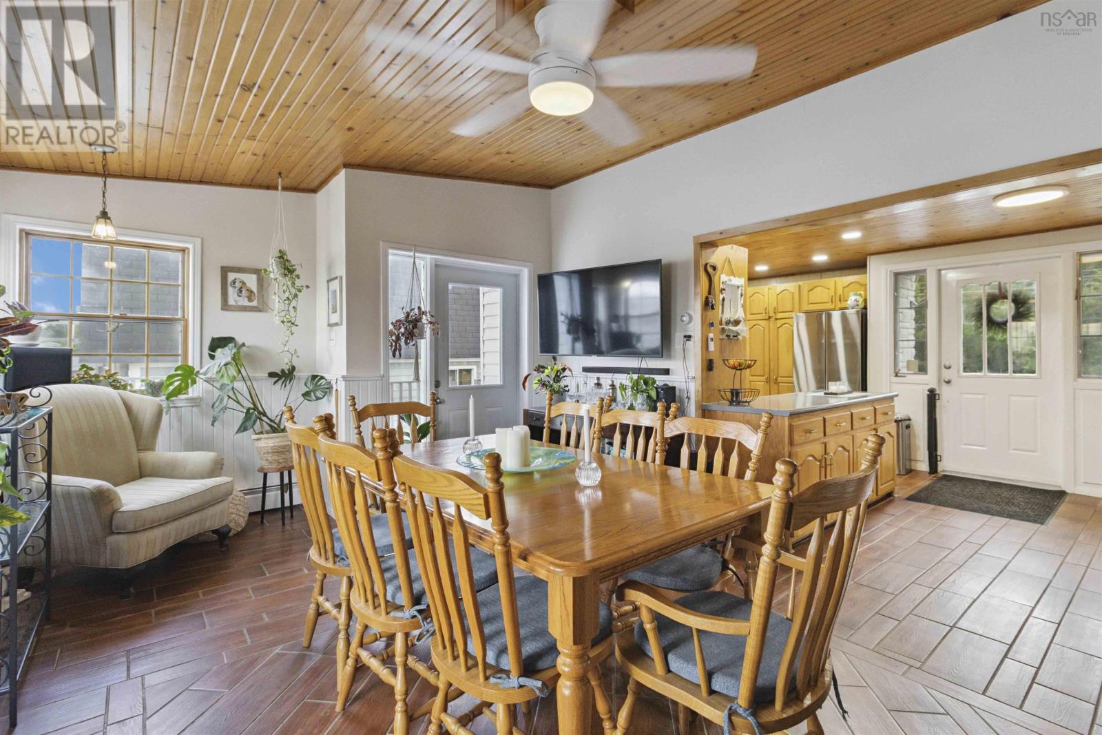 Property 21 of 50 of 46 Roxbury Road