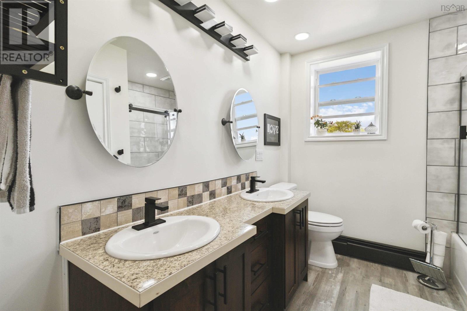 46 Roxbury Road - 27