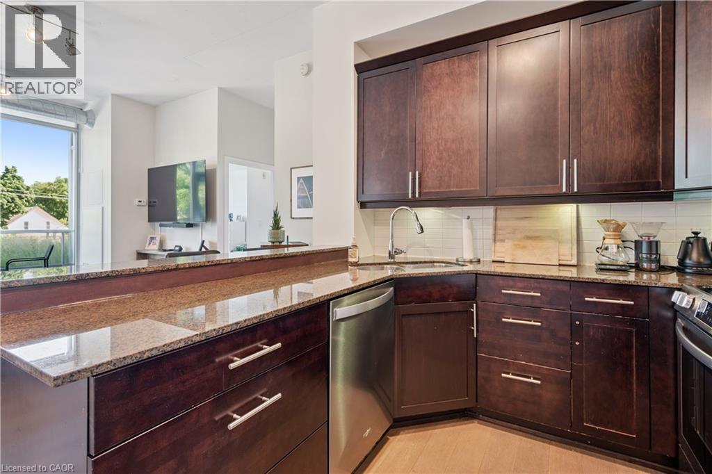 #201 42 BRIDGEPORT Road E - 11