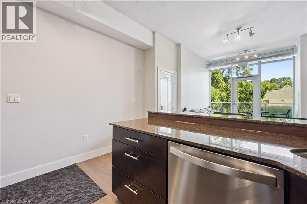 #201 42 BRIDGEPORT Road E - 12