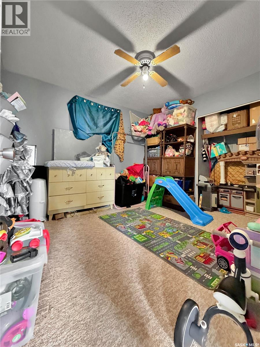 701 3rd AVENUE - 16