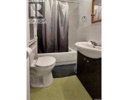 701 3rd Avenue, Spy Hill, SK S0A3W0 Photo 13