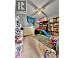 701 3rd Avenue, Spy Hill, SK S0A3W0 Photo 16