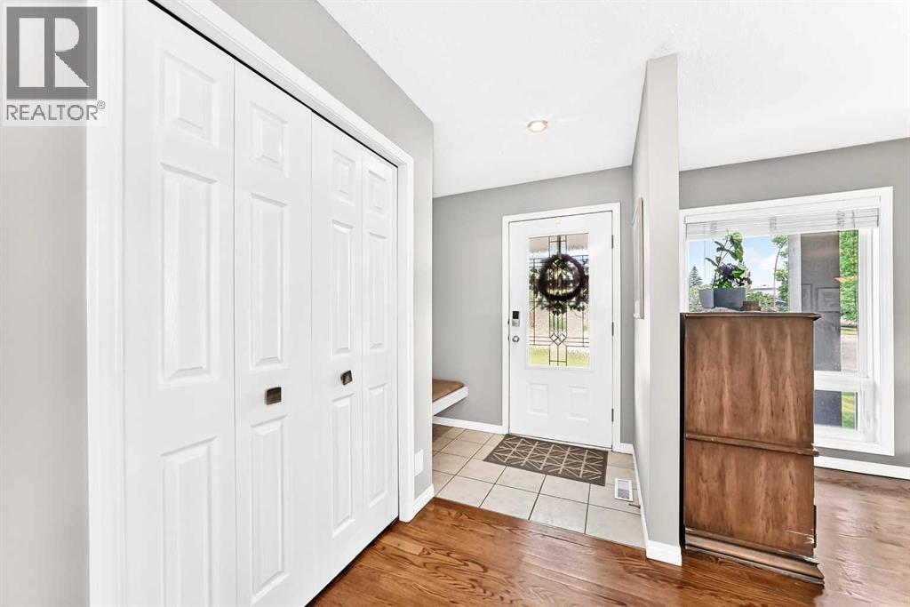 256 Midvalley Place SE - 3