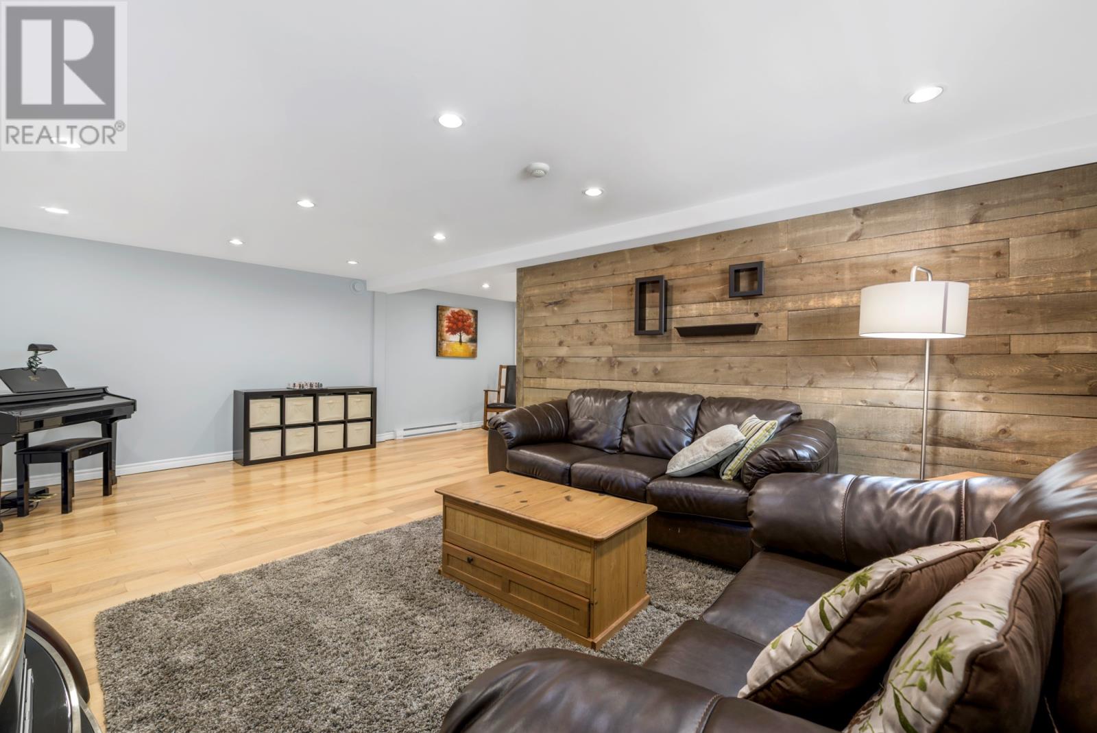 25 Mahogany Place thumbnail 35