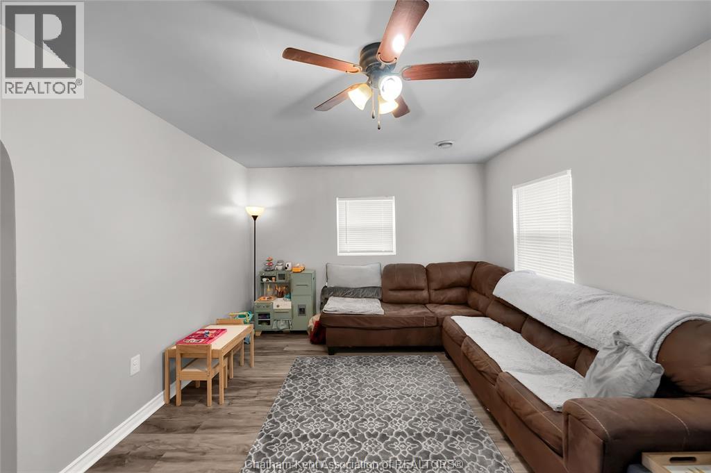 14 McNaughton AVENUE - 12