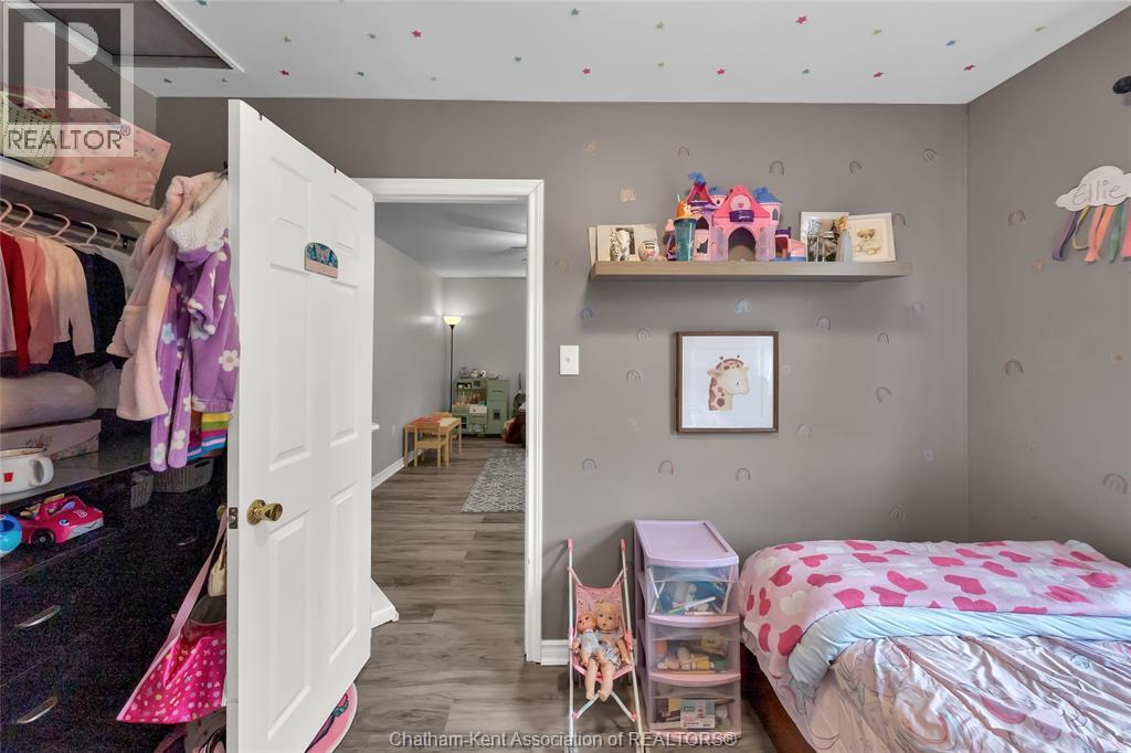14 McNaughton AVENUE - 23