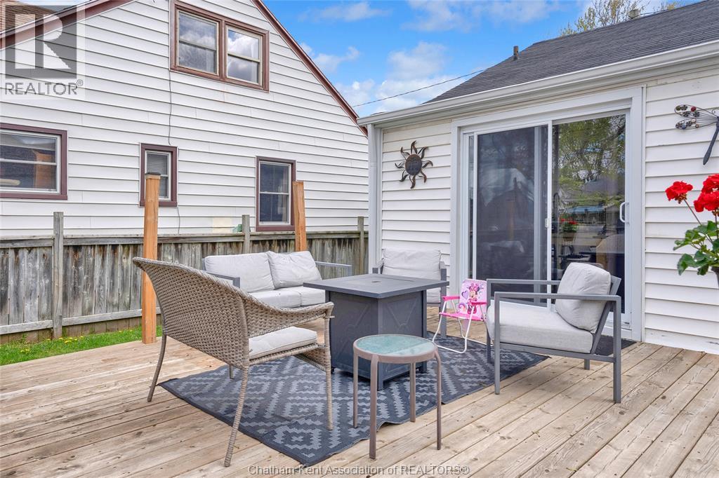 14 McNaughton AVENUE - 24