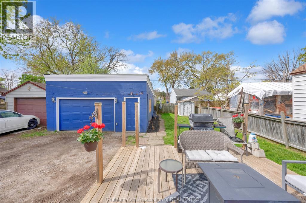 14 McNaughton AVENUE - 27