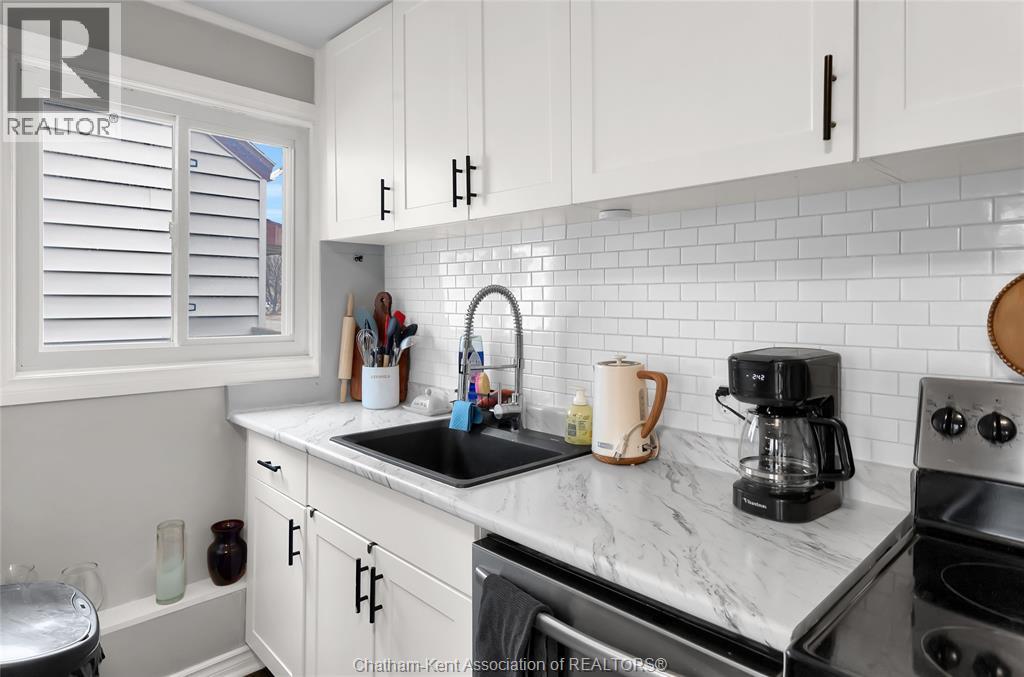 14 McNaughton AVENUE - 3
