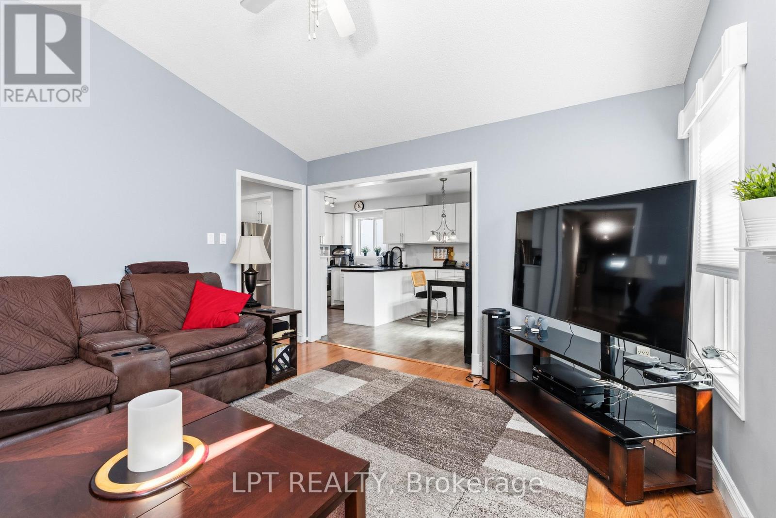 8 BURNABY DRIVE - 11