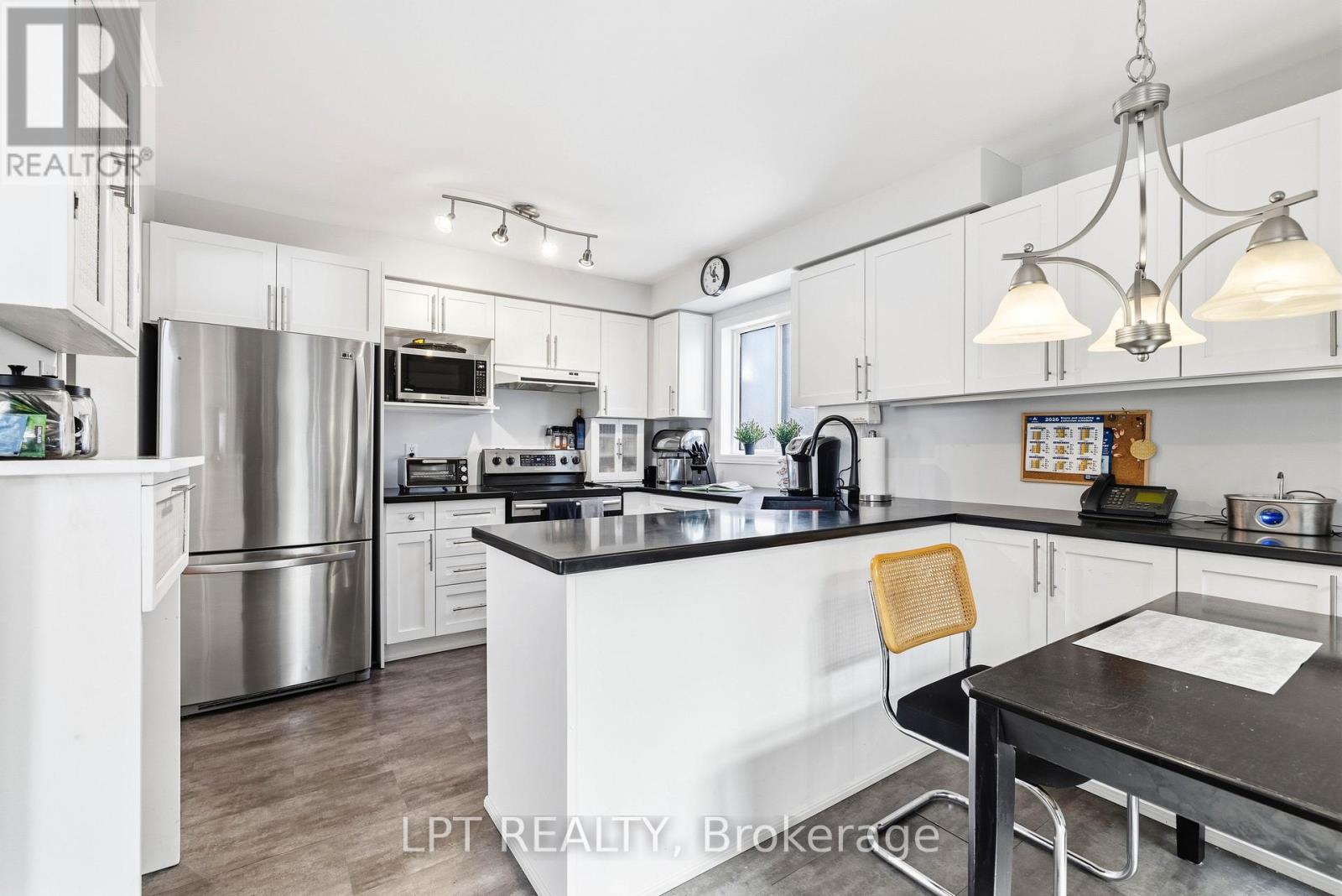 8 BURNABY DRIVE - 12
