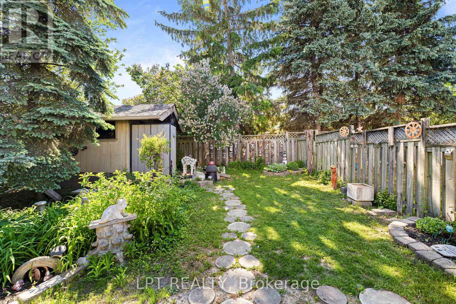 8 BURNABY DRIVE - 38