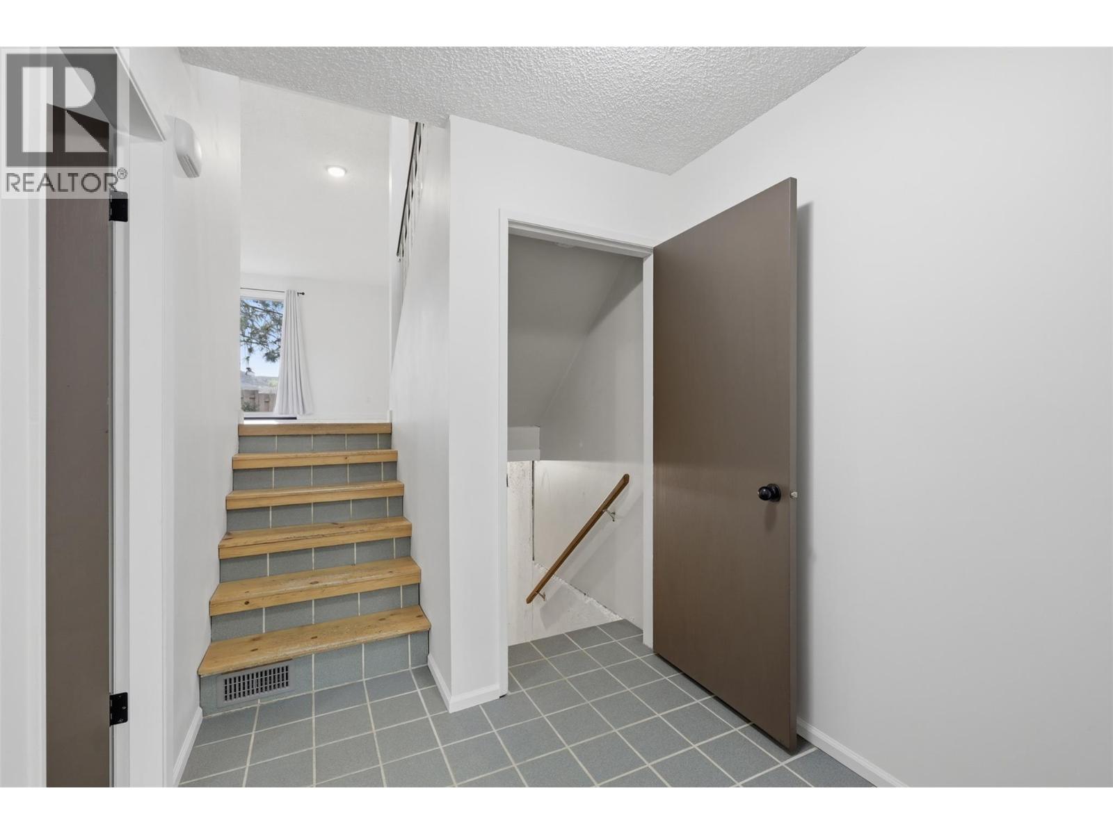 #34 460 Dalgleish Drive - 24