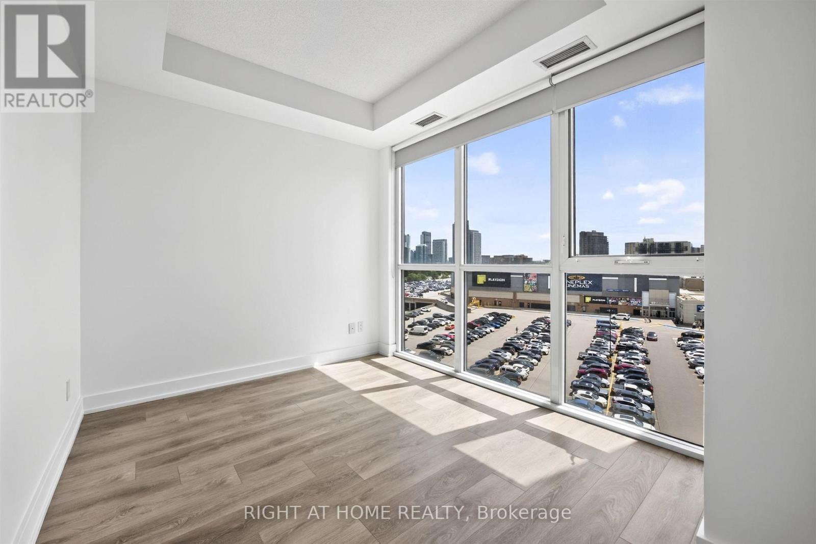 #712 128 FAIRVIEW MALL DRIVE - 12