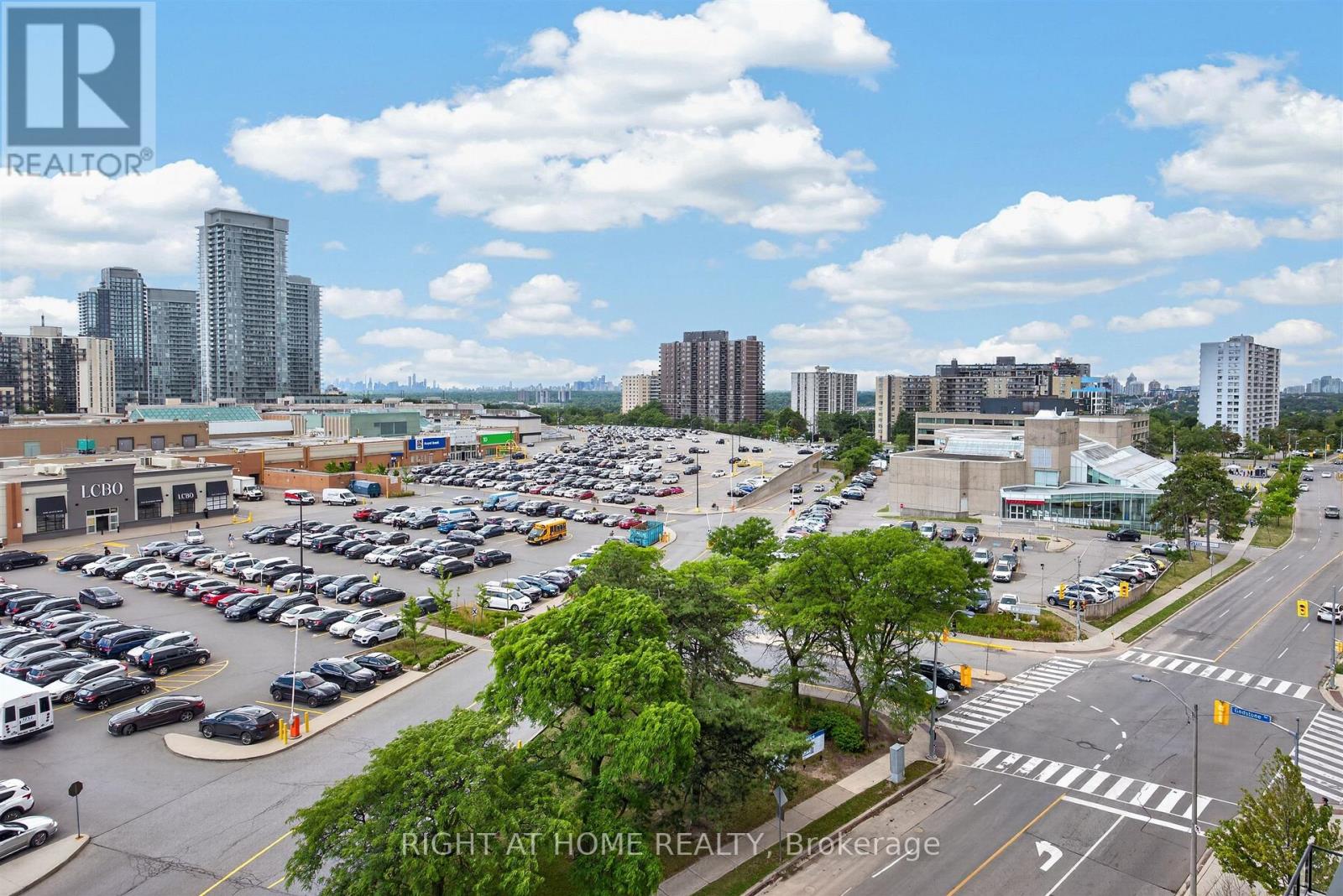 #712 128 FAIRVIEW MALL DRIVE - 17