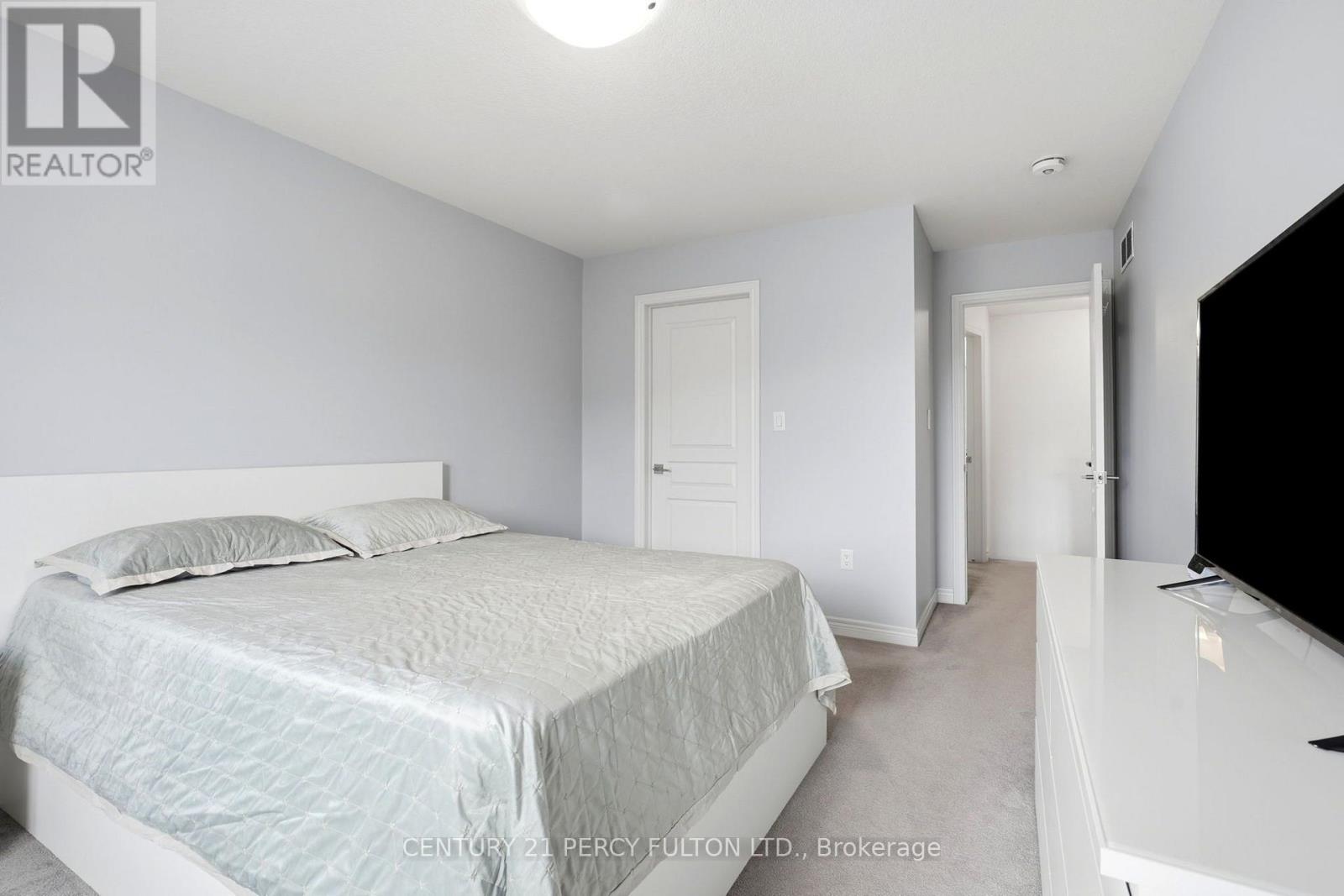 6 WHALEY LANE - 23