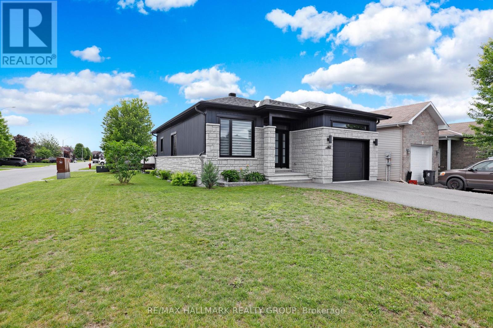 427 DENIS STREET - 1