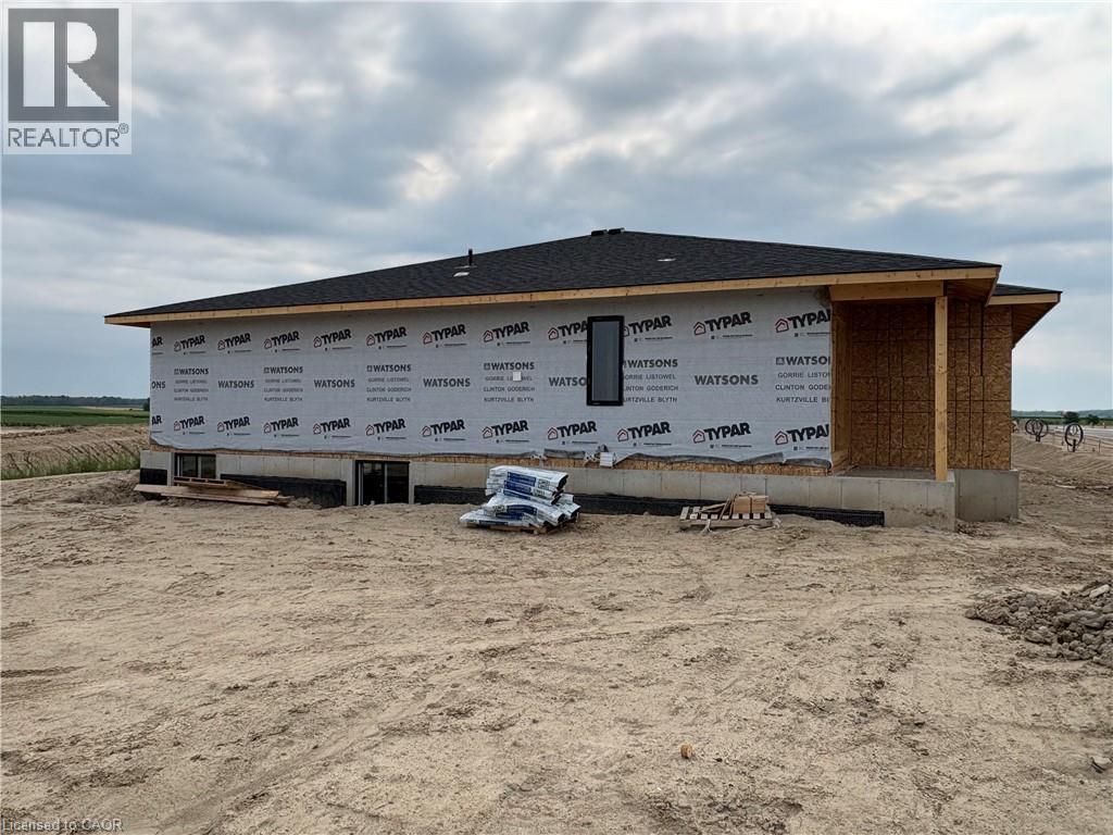 379 FEATHERSTONE Street E - Image 3