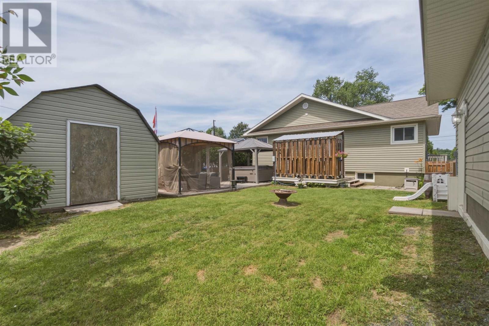 131 Nadon AVE - 32