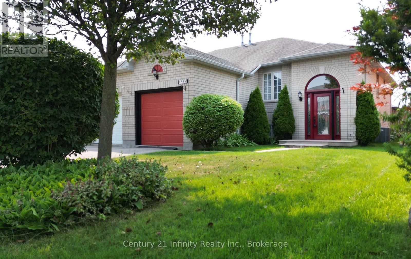 1589 FIELDGATE DRIVE - 2