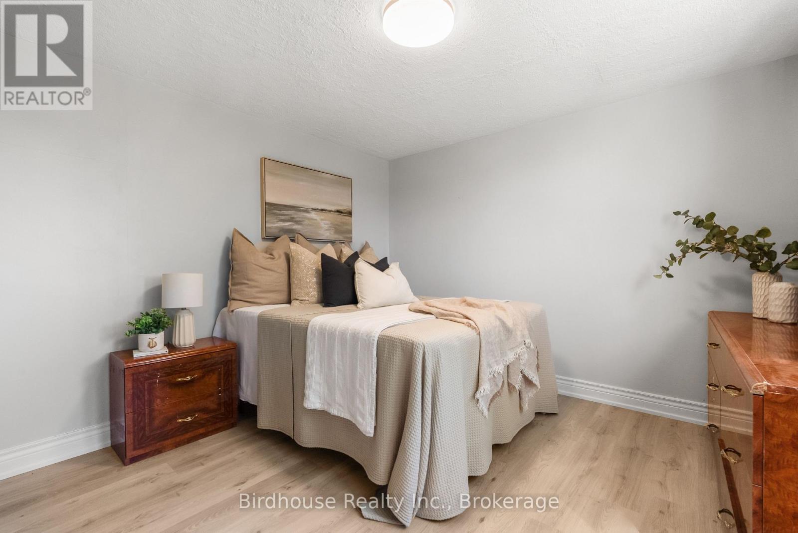 36 SUGAR BUSH ROAD - Image 33