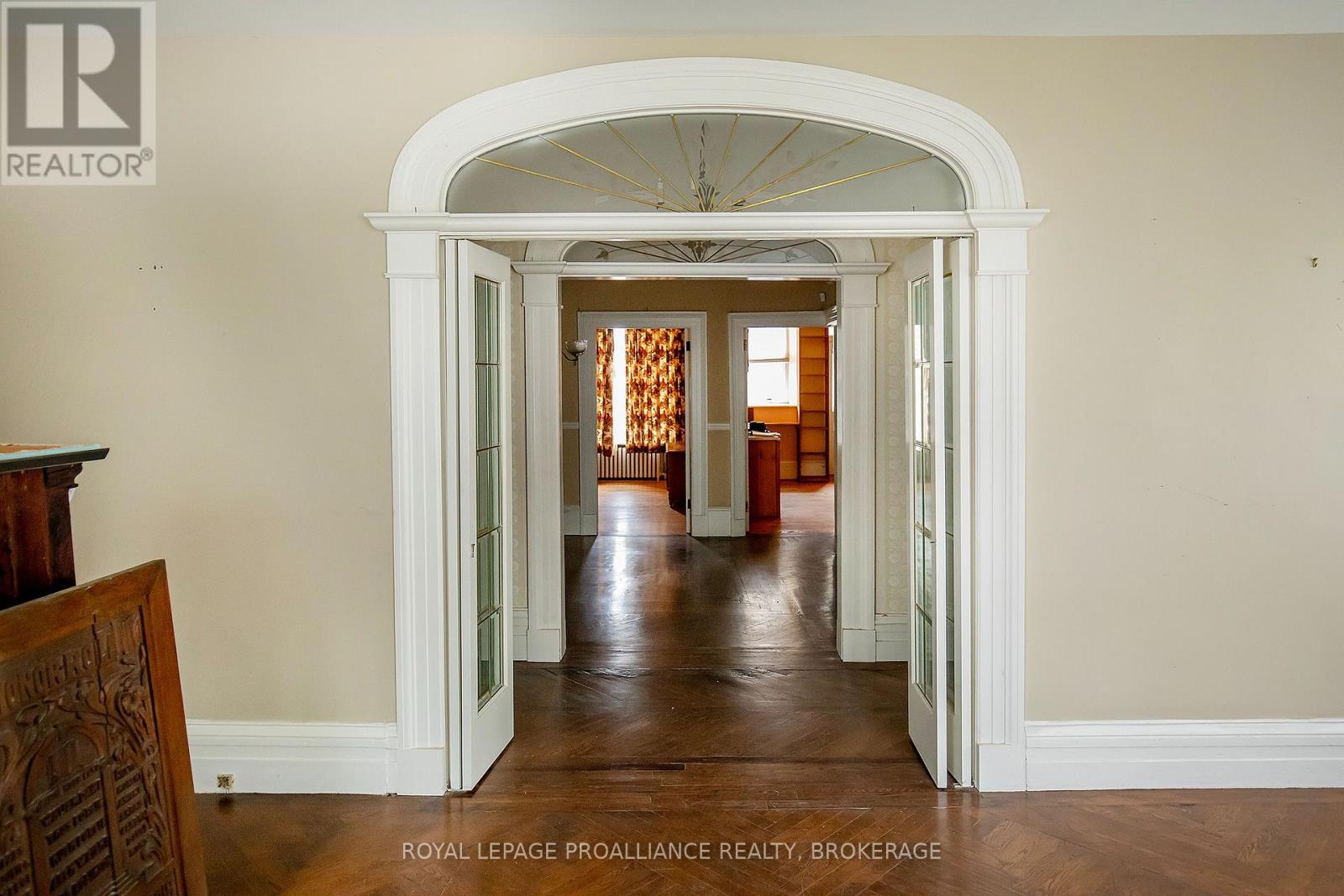 223 KING STREET E - 13