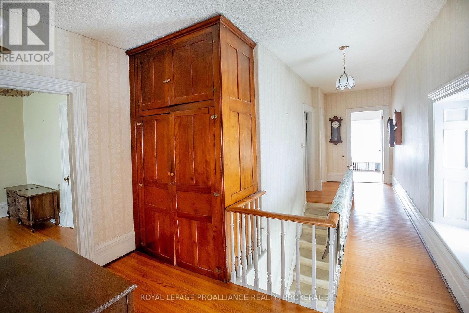223 KING STREET E - 18