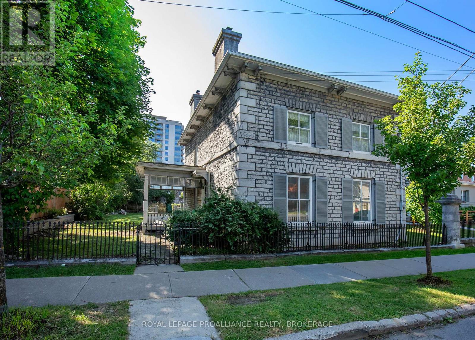 223 KING STREET E - 2