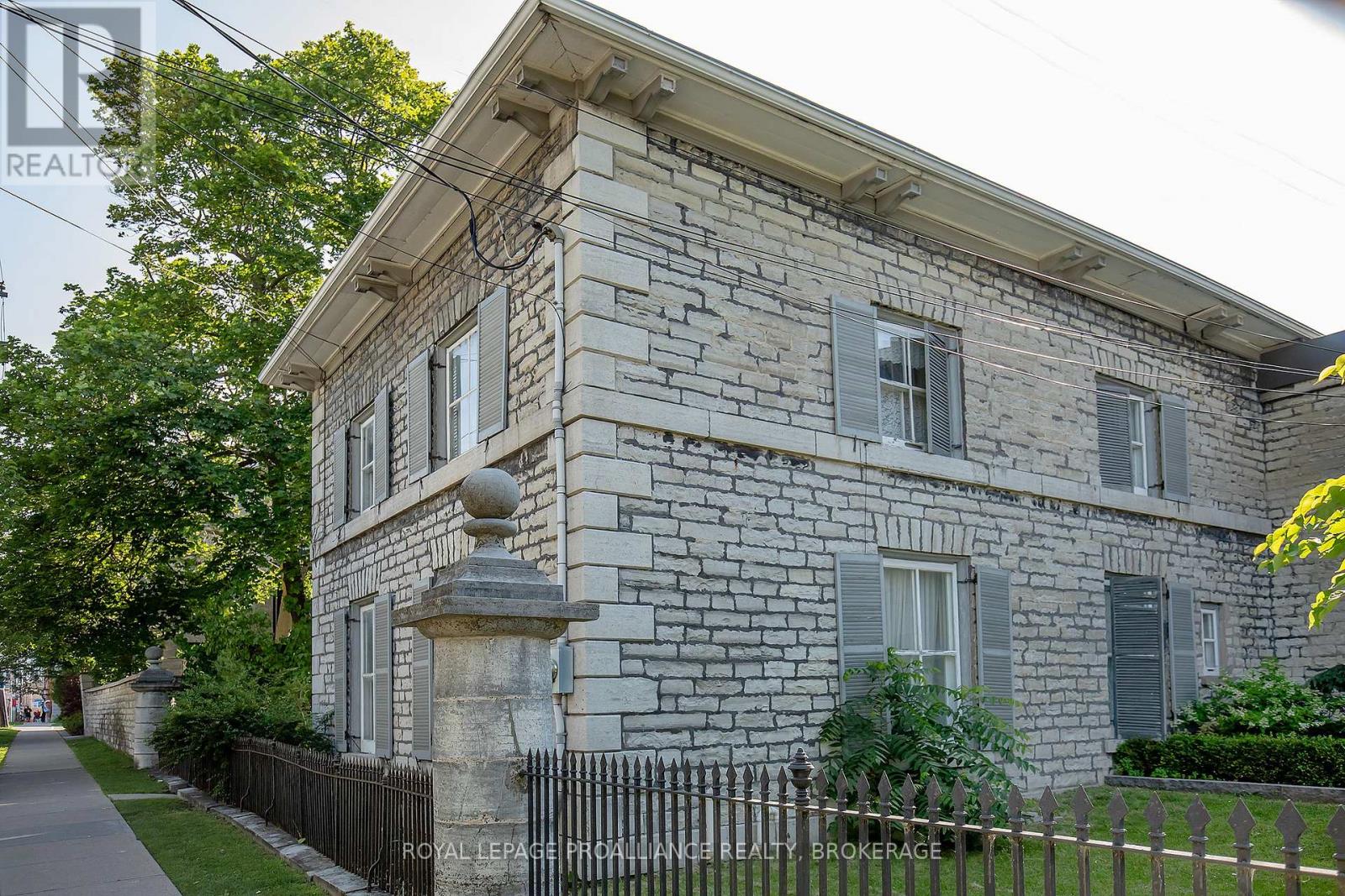 223 KING STREET E - 3