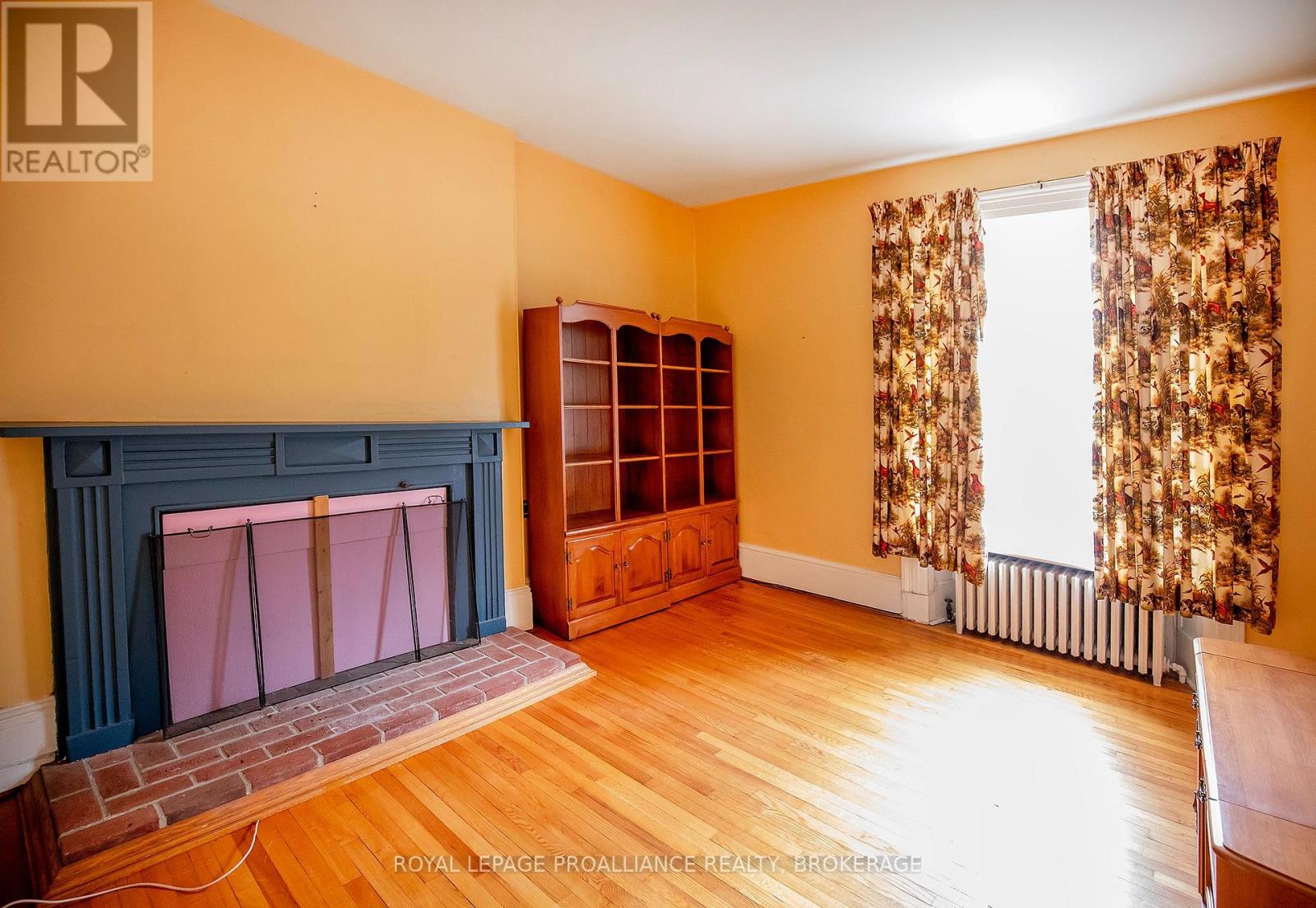 223 KING STREET E - 9