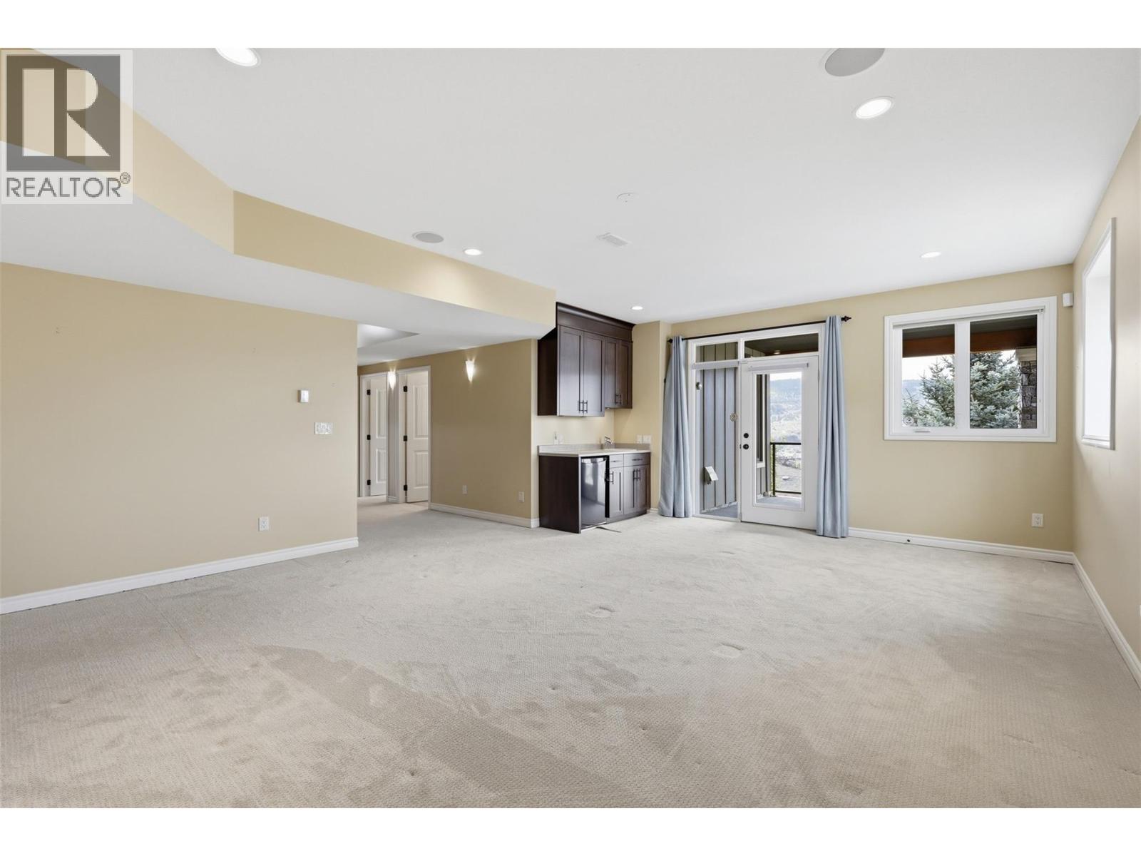 1589 GOLF RIDGE Drive - 41
