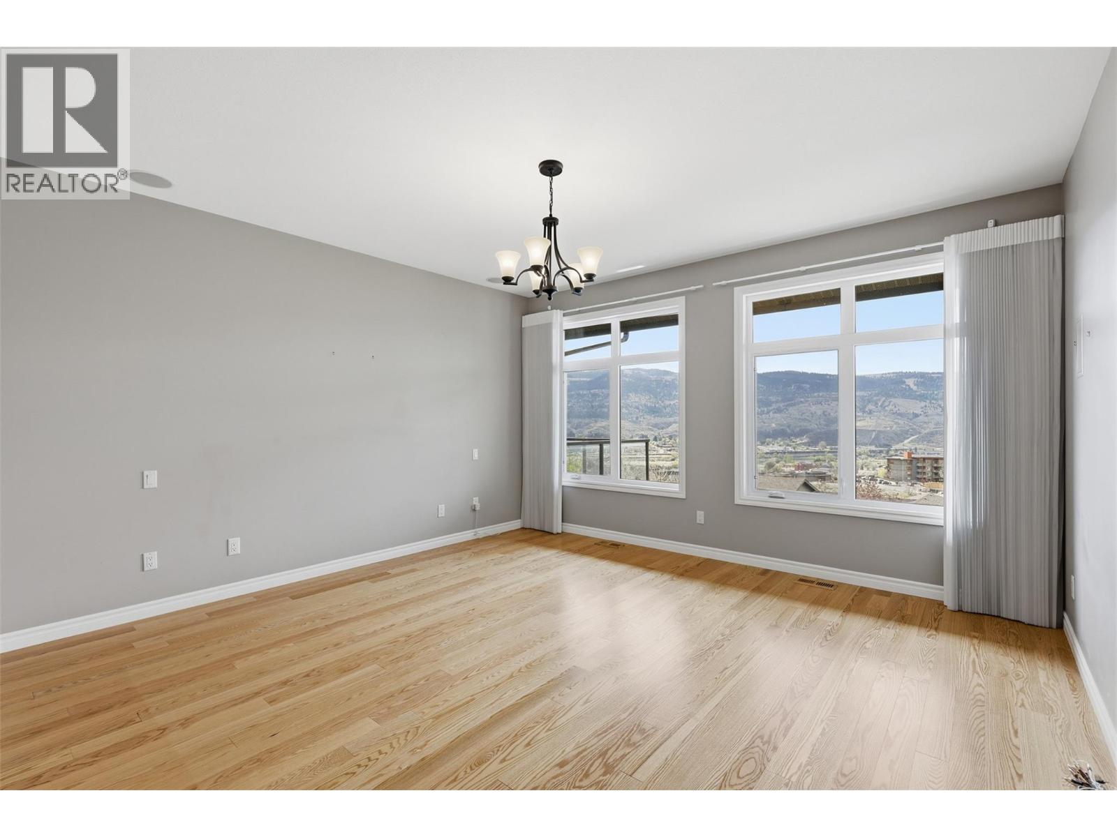 1589 GOLF RIDGE Drive - 26