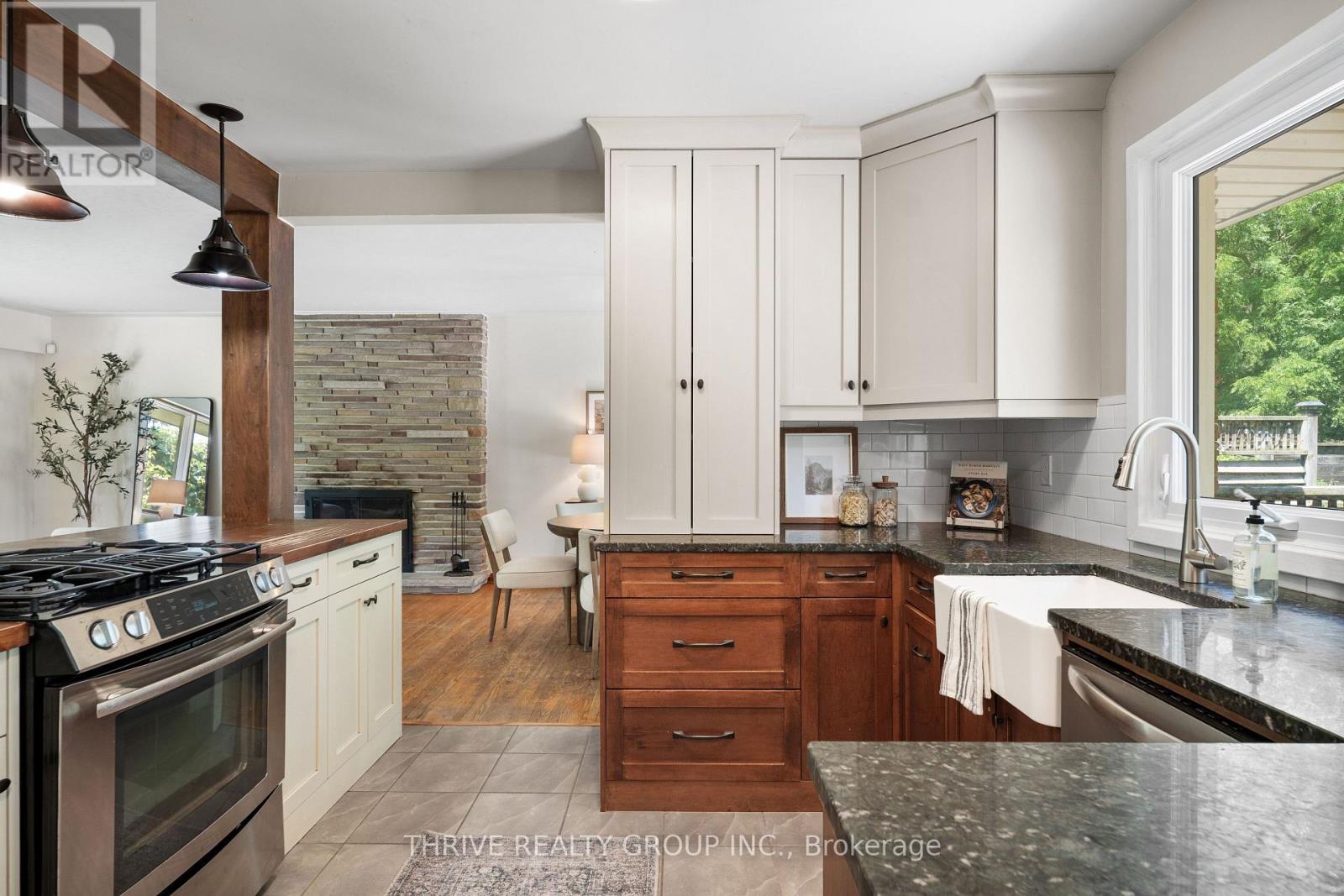 85 BLOOMFIELD DRIVE - 12