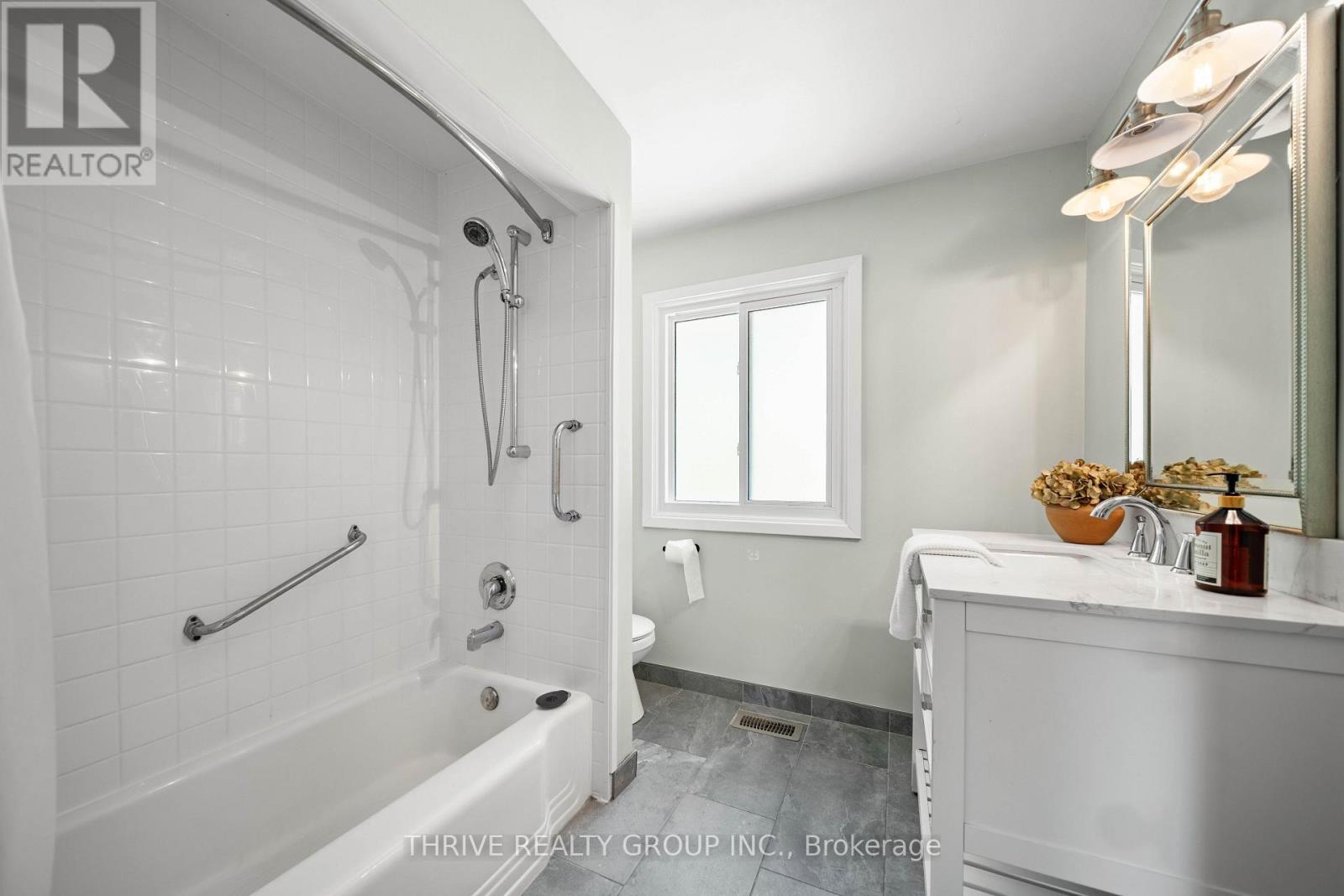 85 BLOOMFIELD DRIVE - 19