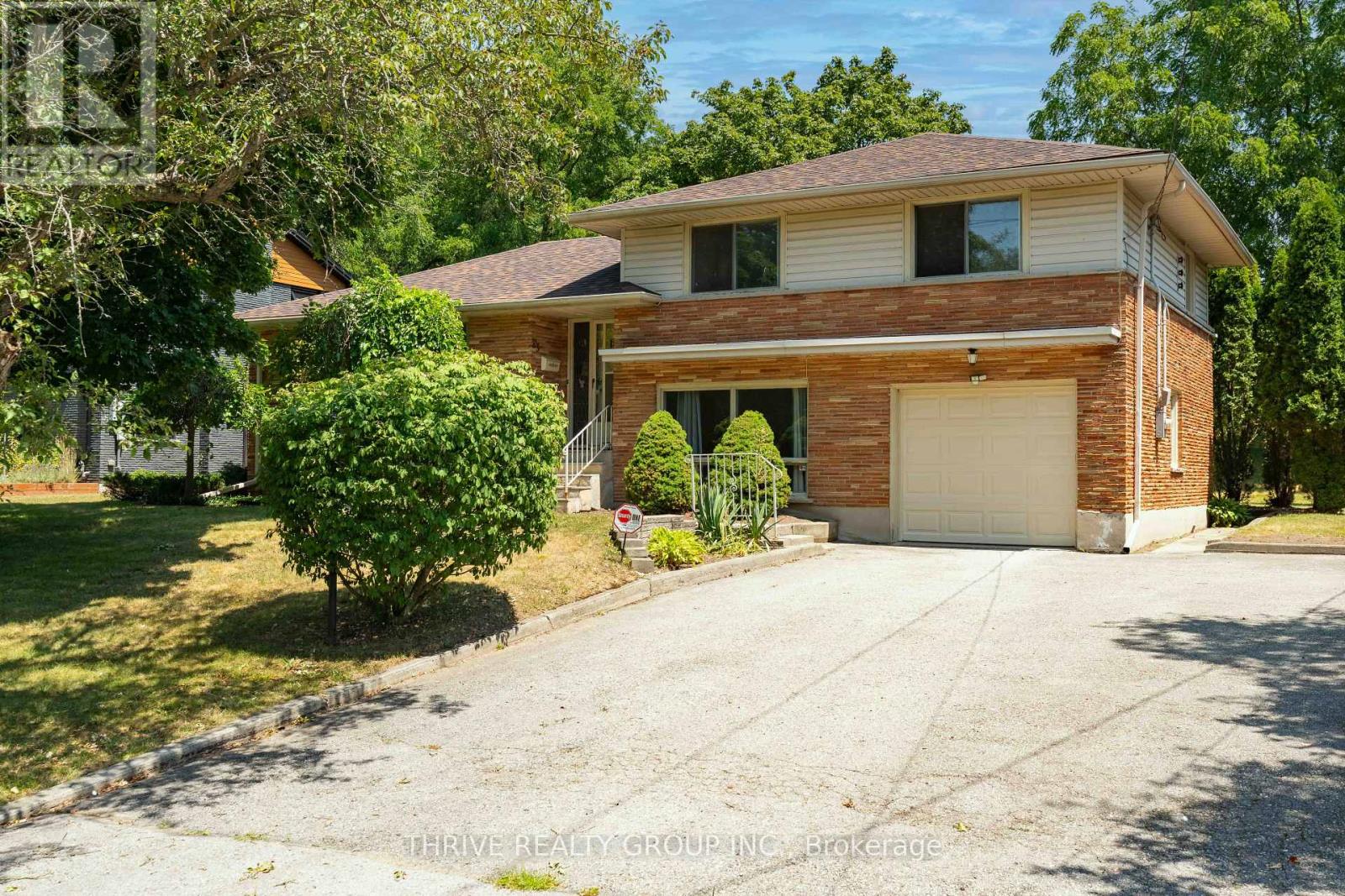 85 BLOOMFIELD DRIVE - 28