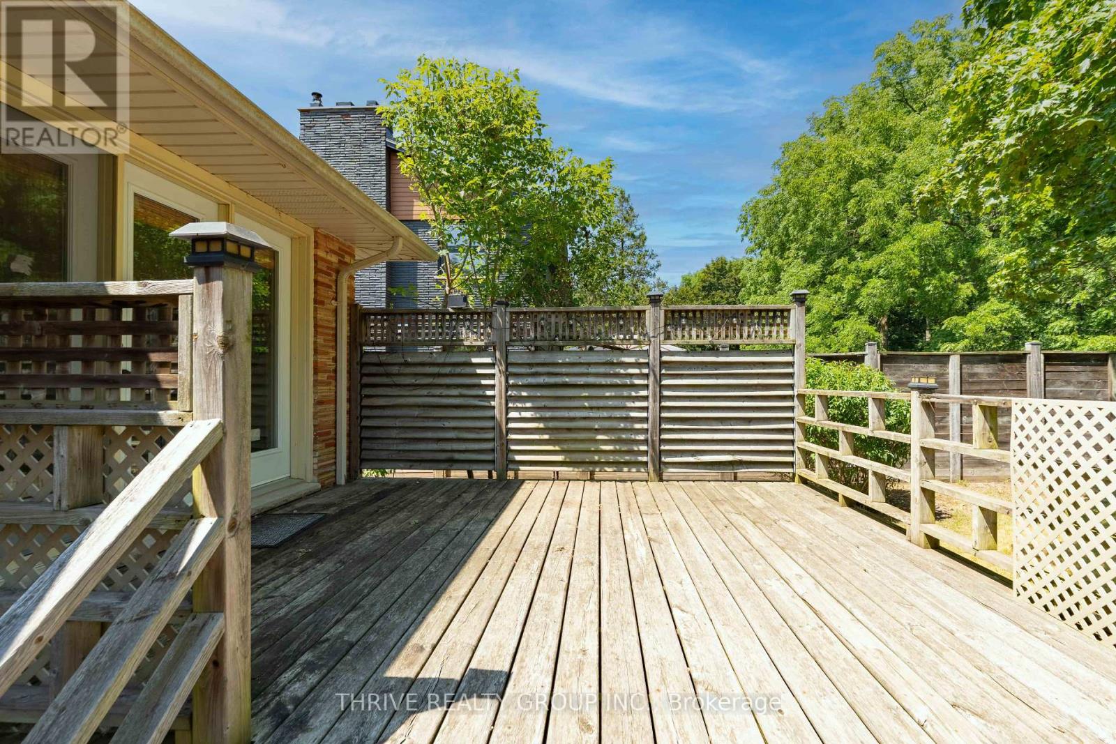 85 BLOOMFIELD DRIVE - 32