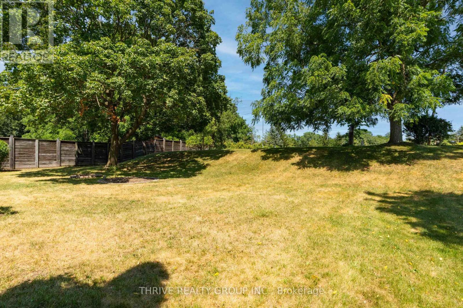 85 BLOOMFIELD DRIVE - 34